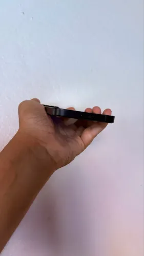 Vendo iPhone 13 semi novo (impecável)