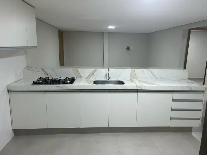 Linda Apartamento de 2 quartos em Santa Maria Sul