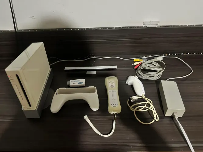Nintendo Wii Desbloqueado com acessórios
