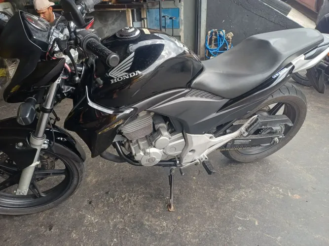 Vende cb 300 2014 f totalmente revisada 
