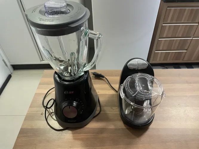 Liquidificador e processador Oster