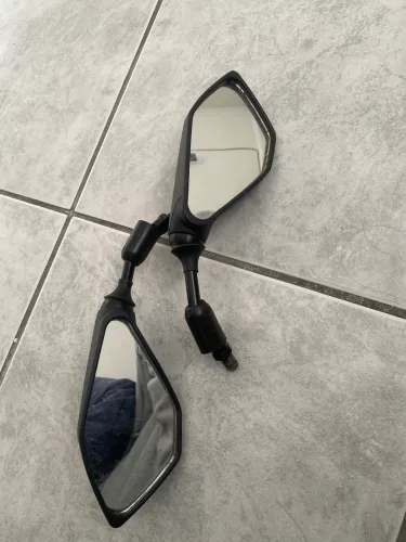 Retrovisor z400 modelo mini. Serve para as Honda CG também