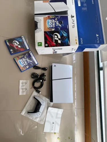 Play station 5 1tb com 2 jogos