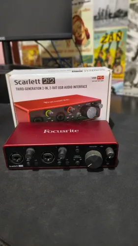 Kit Home Studio: Interface Focusrite Scarlett 2i2 (3ª Geração) + Fone Samson SR850