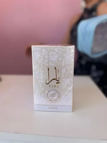 Yara Moi Lataffa perfume árabe feminino lacrado