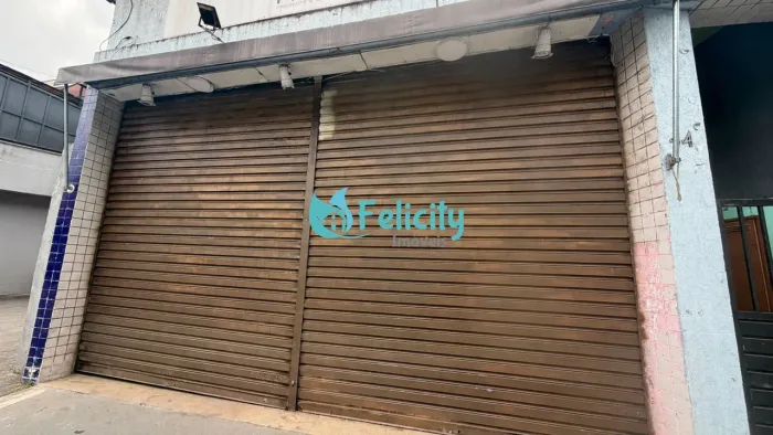 Salão Comercial com 98 m², 2 Salas, 3 Banheiros e Churrasqueira