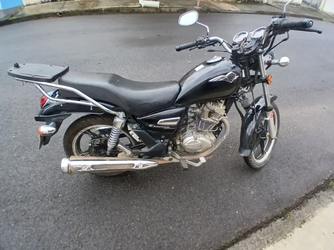 Moto Chopper 150 - Ano 2023/2024 - Estilo e Liberdade sobre Duas Rodas