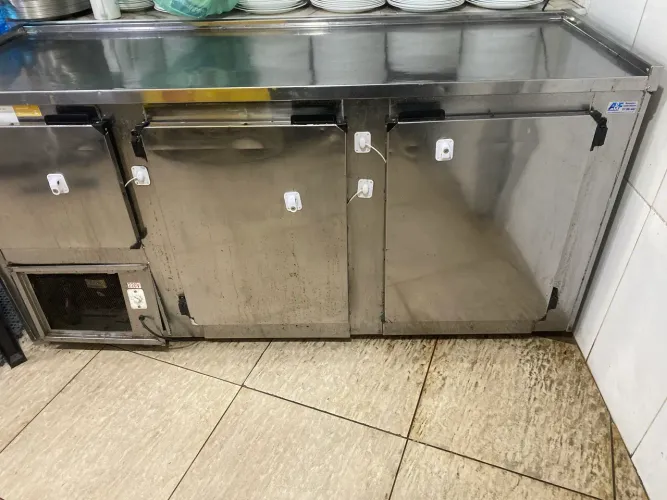 Vendo bancada refrigerada