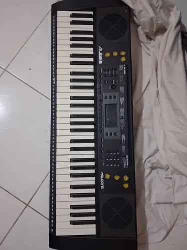 Teclado Musical Alesis Melody MKII 61