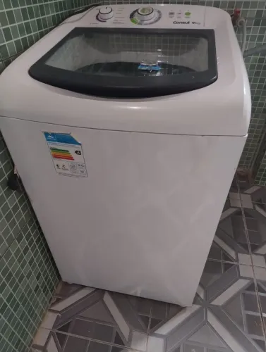 Vende-se esta máquina de lavar bate e seca 9kg, e esta mesa de mármore