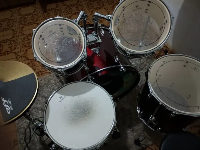 Bateria acústica Michael Trinity