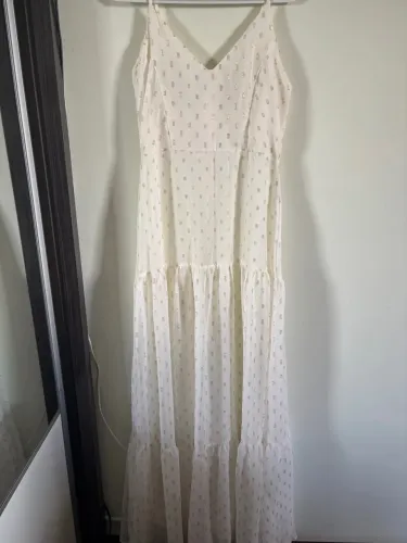 Vestido longo em crepe com fios dourados