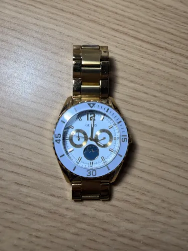 Relógio Guess Dourado