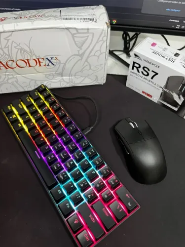 Kit Teclado Mecânico NK61 + Mouse Gamer RS7 Sem Fio