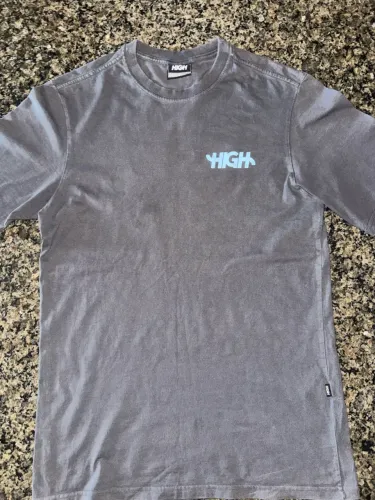 Camiseta High Company Zodiac Cinza Estonada Original - Tamanho M
