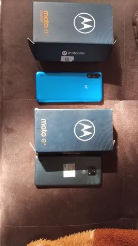 "Motorola E7" seminovos e na caixa