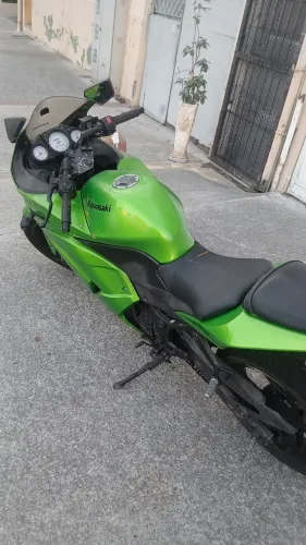Kawasaki ninja 2012 bem conservada .