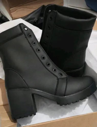Bota preta