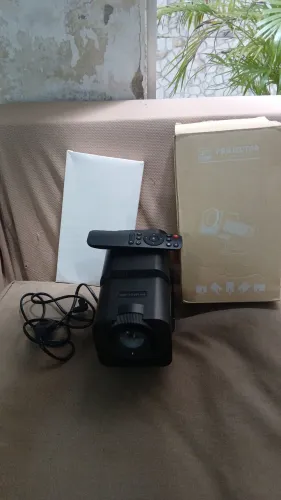 Estou vendendo um projetor marca MAGCUB, Led, multimidia, ultra HD, usb
