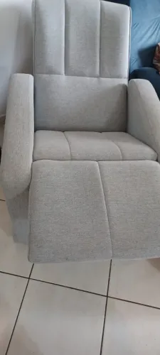 Vendo excelente poltrona reclinável pra Mamãe ou para o Papai