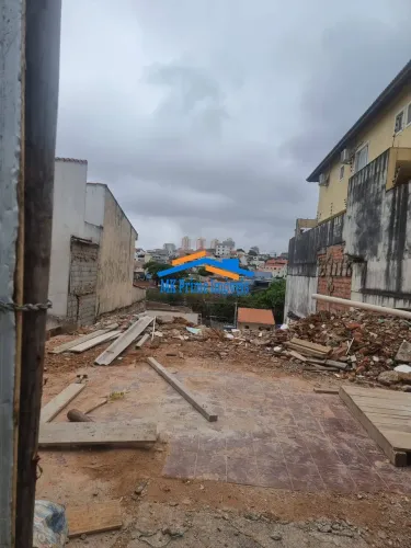 Sobrados Novos em Construção sendo 3 Suítes e 4 vagas no Bela Vista.