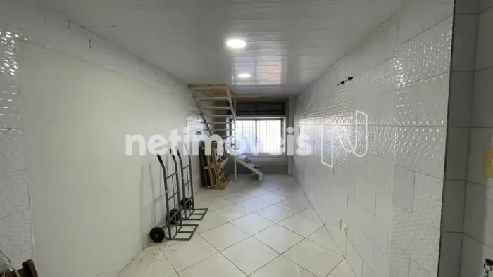 Sala Comercial Térrea com Mezanino na Paralela 30m²; / Nascente