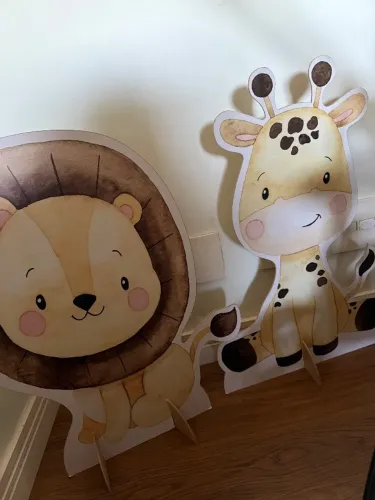 Display leão e girafa para festa infantil 
