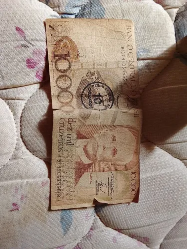 Vendo notas antigas 200,00 coleção inteira