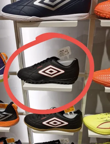 Society UMBRO comprada na Centauro do shopping Metrópole por 199,00 nova