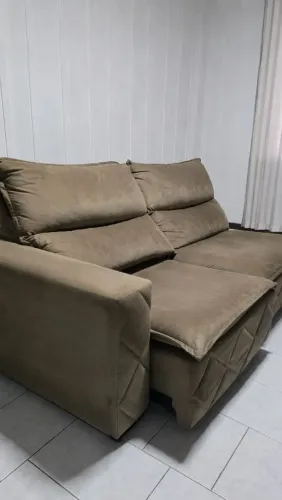 Sofá Retrátil muito conservado