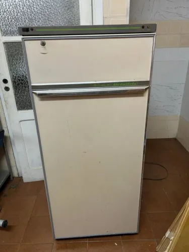 Freezer Metalfrio - 110V - Usado (Com Defeito)