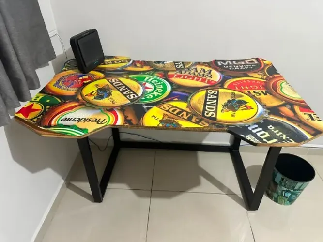 Mesa GAMER adesivada