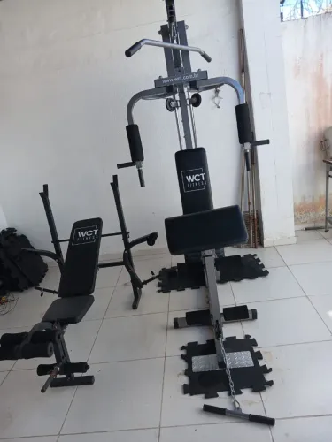 Aparelho de musculação 