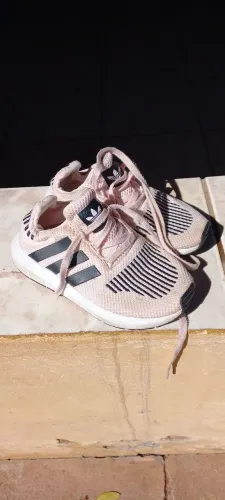 Tênis adidas infantil