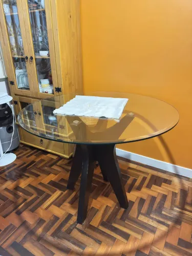 Mesa de madeira + vidro