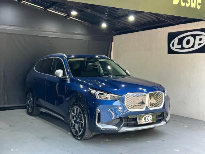 BMW IX1 Edrive 20 X-line (elétrico) 2025