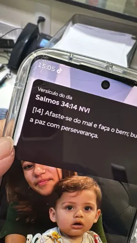 Celular com pequena Haveria que não altera seu funcionamento ou desempenho,ótima compra