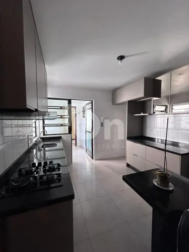 Apartamento de 3 dormitórios no Estreito