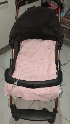 Vende-se carrinho de bebê, usando apenas 2 mês