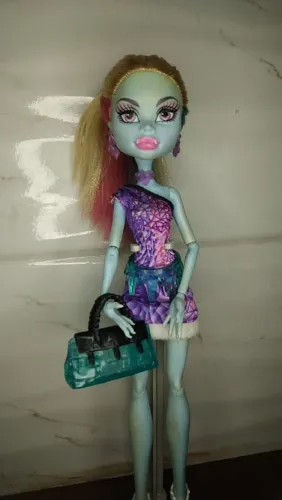 Boneca Monster High Abbey Bominable Scaris: City Of Frights