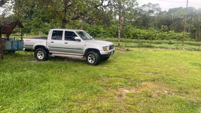Toyota Hilux CD SRV 4X4 3.0 8V 116cv TB Diesel 2003