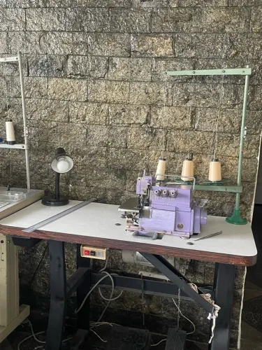 Máquina de costura semi industrial overloque