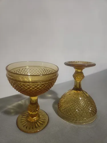 Jogo de Taças de Sobremesa Vintage Vidro Âmbar Bico de Jaca