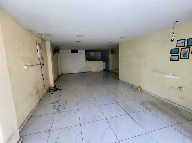 Loja em Porto - área comercial - Oportunidade!!