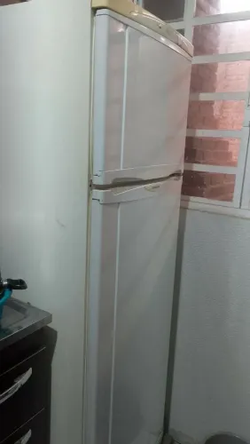 Vendo geladeira continental 