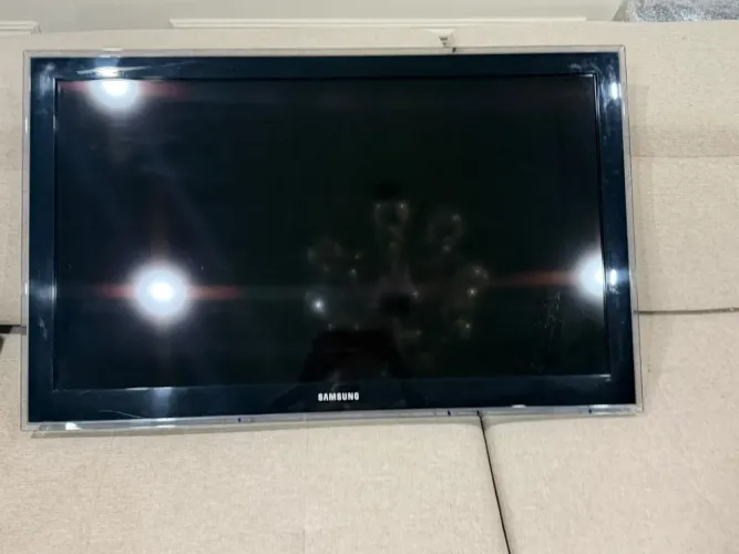 TV Samsung 40" LCD Full HD