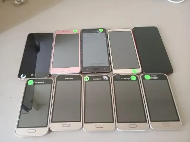 Lote com 10 celulares funcionando 100% - Bom para WhatsApp.