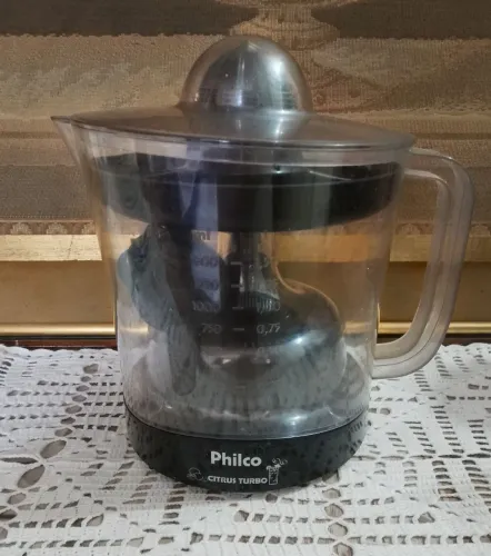 Espremedor de Laranja semi-novo 220 w