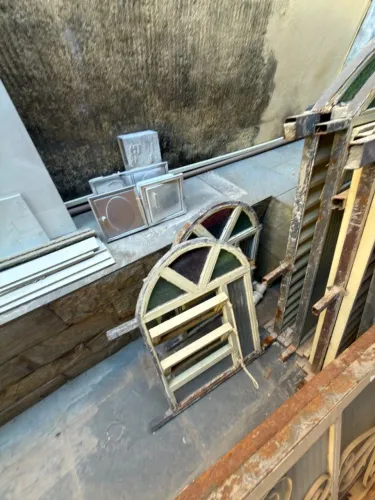 Lote de portas e Janelas de ferro e madeira para reforma ou construção