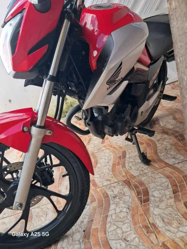 TITAN 160